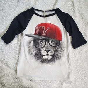 Lion sketch baseball tee